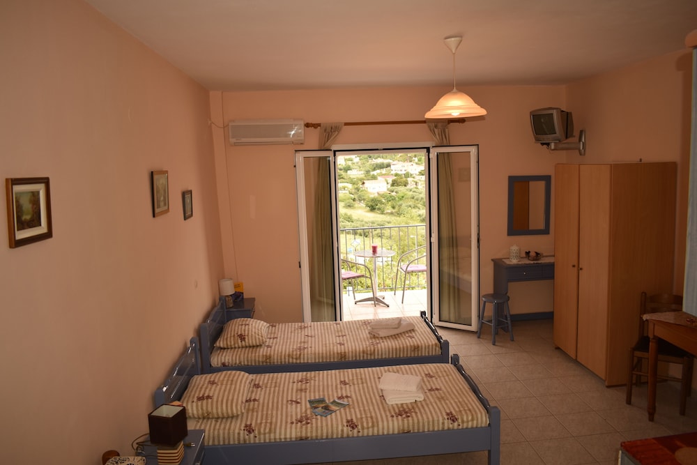Hotel Myrtos