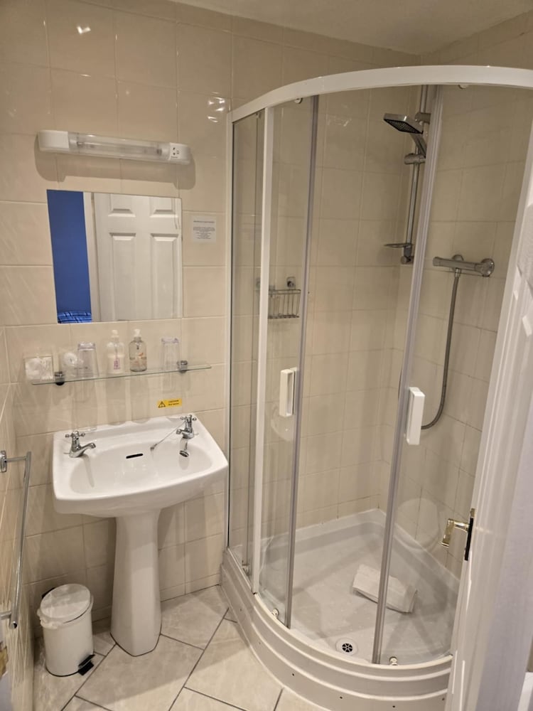 Q Accommodation