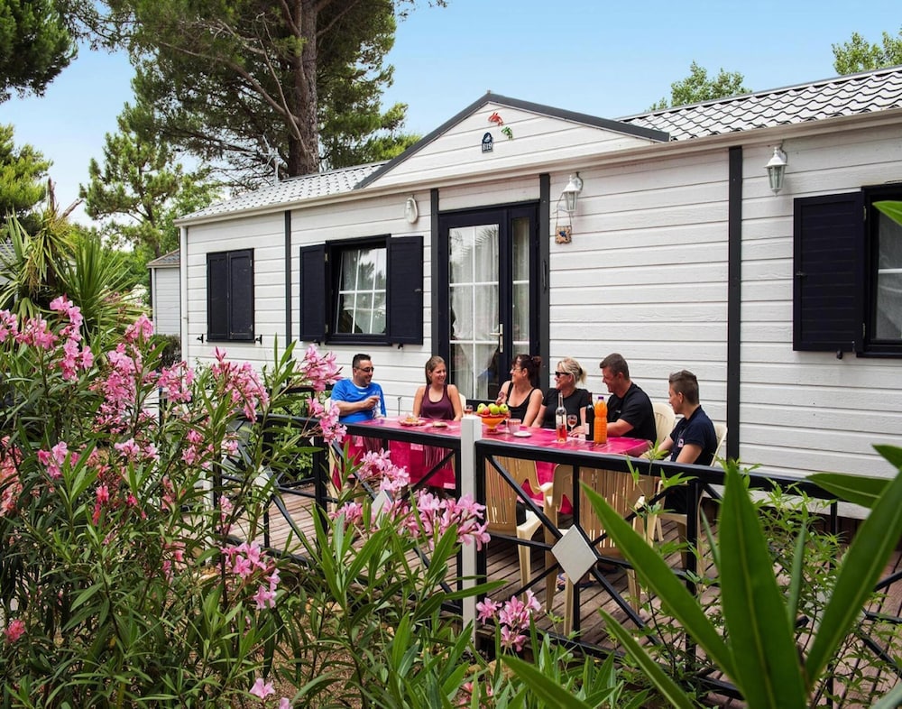 Beach Mobile Home With Terrace