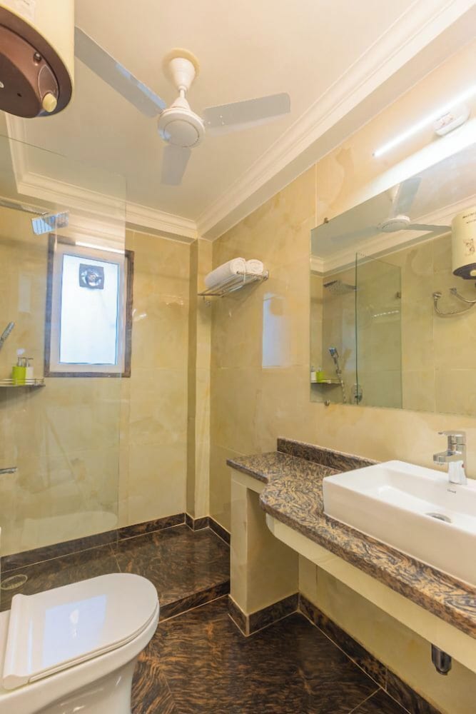 Palm Retreat 1BHK Pool & Field Views