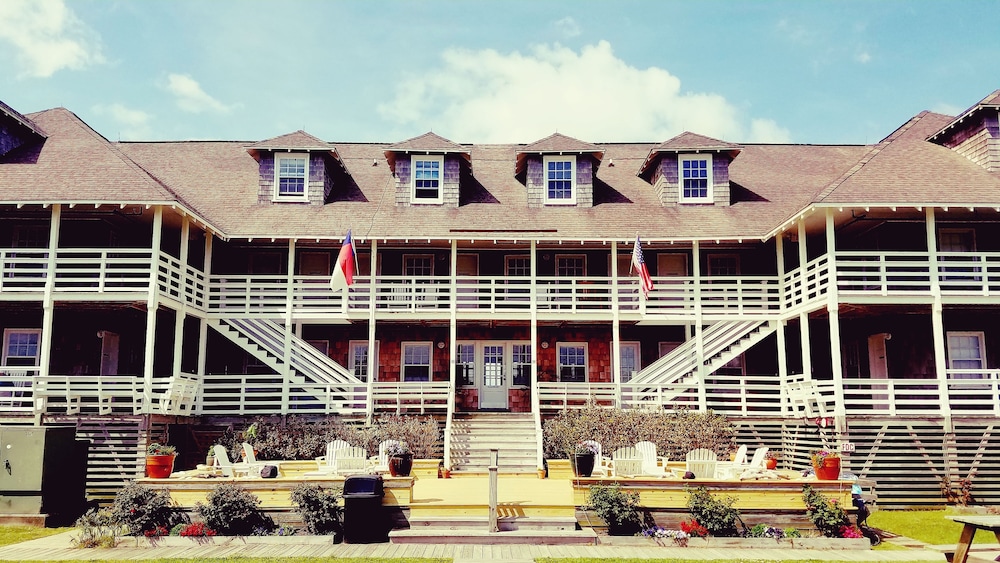 The First Colony Inn