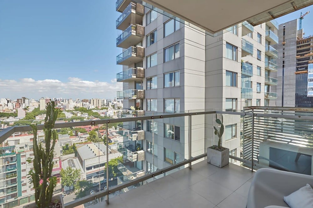 Torre Montagna I Stylish 1BR With Balcony in Nu ez