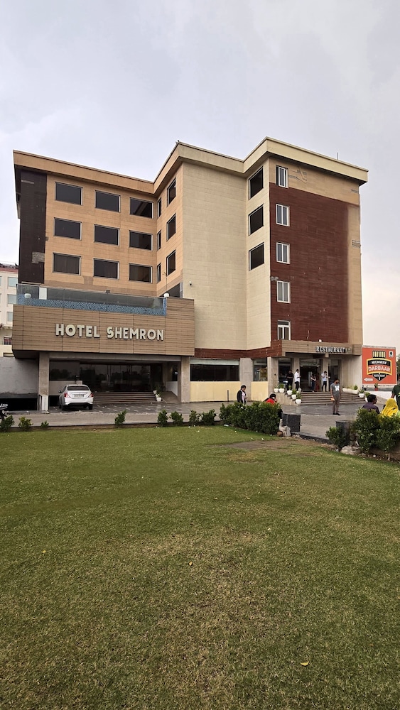 HOTEL SHEMRON