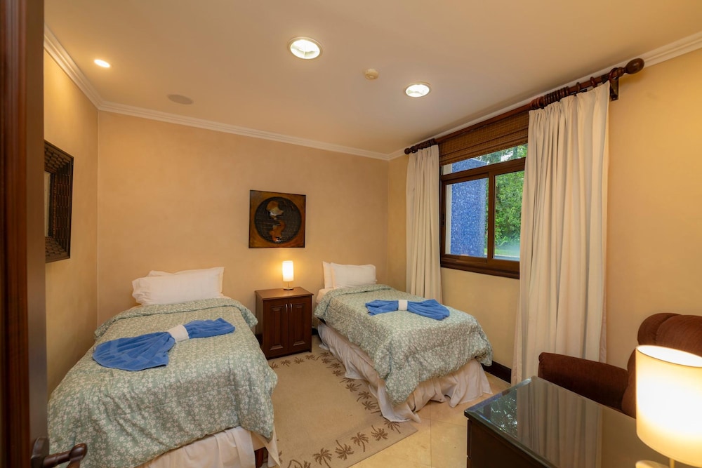 - Casa Zafiro 7 Bedrooms Private Pool