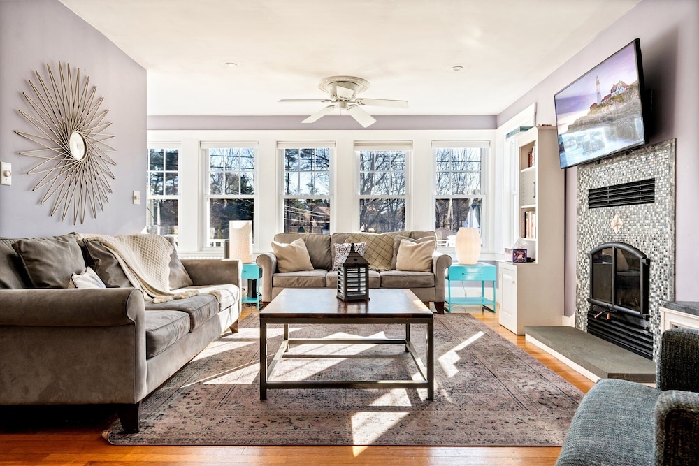 Ogunquit Village 4BR Walk to Beach, Dining & Town Center