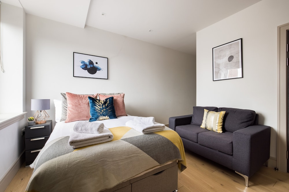 The Kingston upon Thames furnish view 2