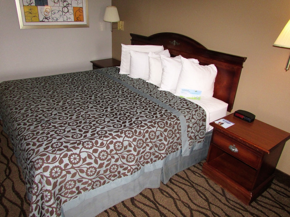 Days Inn Suites by Wyndham Fort Valley - Property Image 22