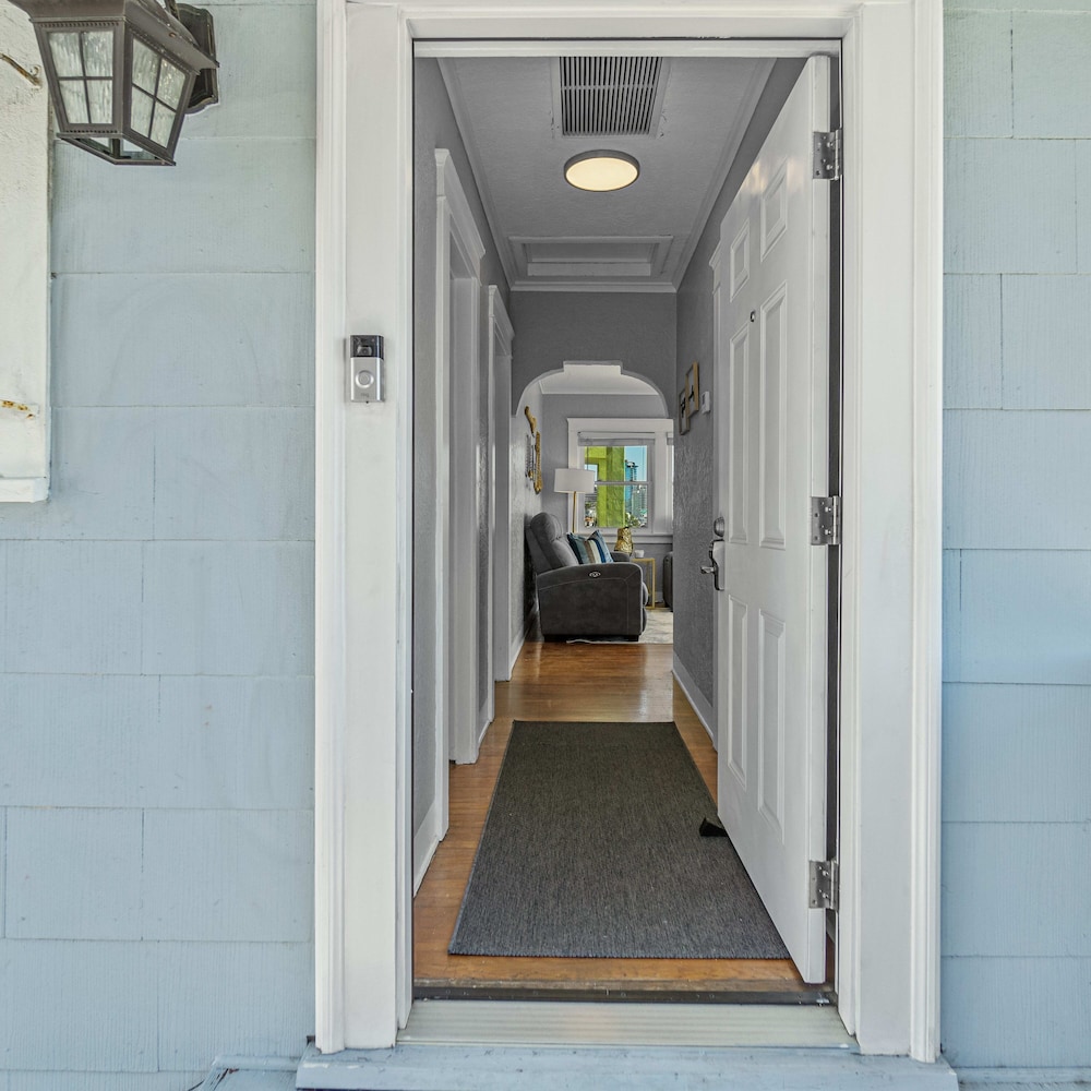Bankers Hill Hideaway With AC Views and Parking