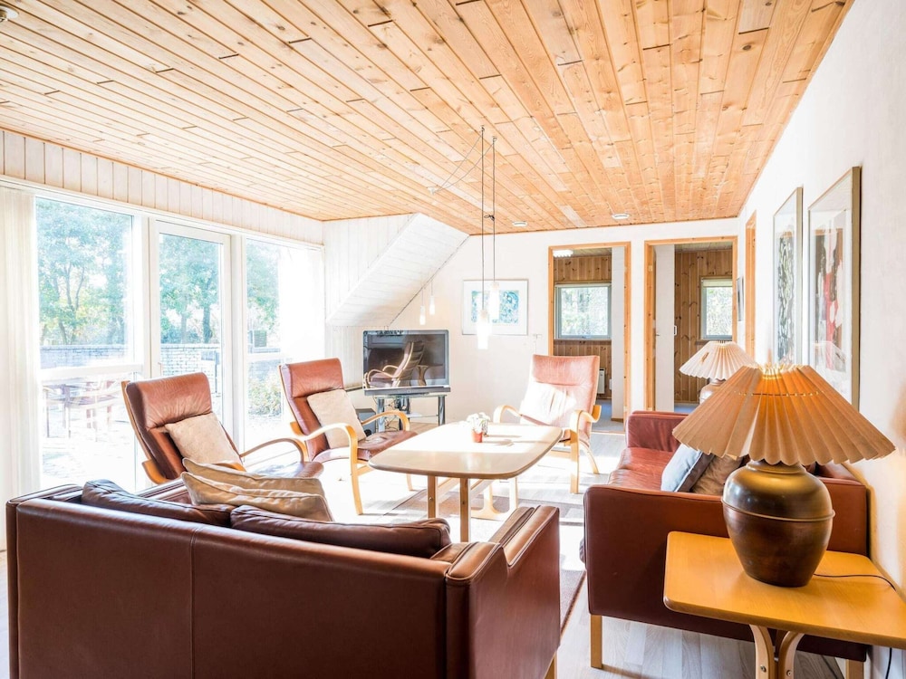 Luxurious Pool Retreat in Blavand-by Traum view 4