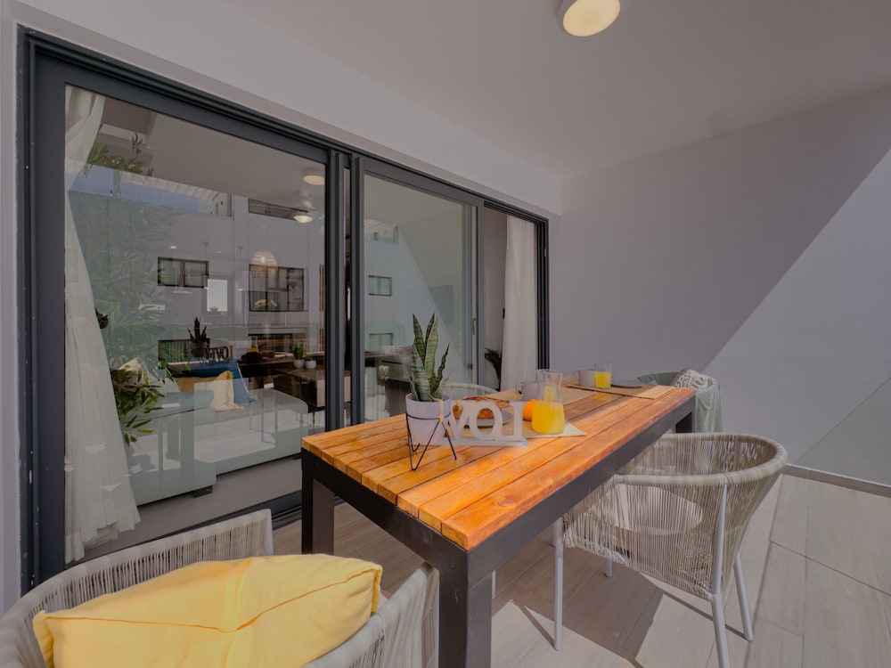 Fantastic Beach Penthouse With Rooftop BBQ