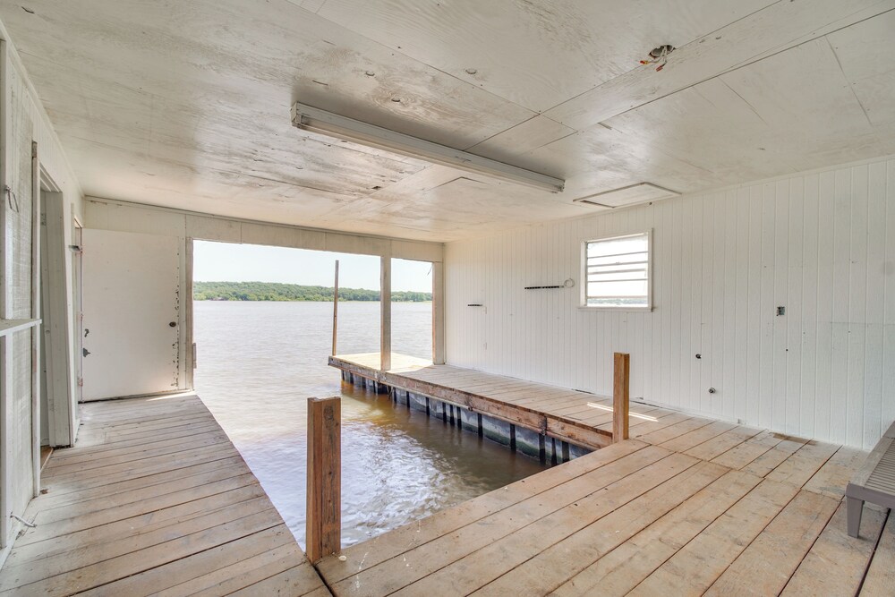 Waterfront Hot Tub - Luxe Home on Grand Lake!