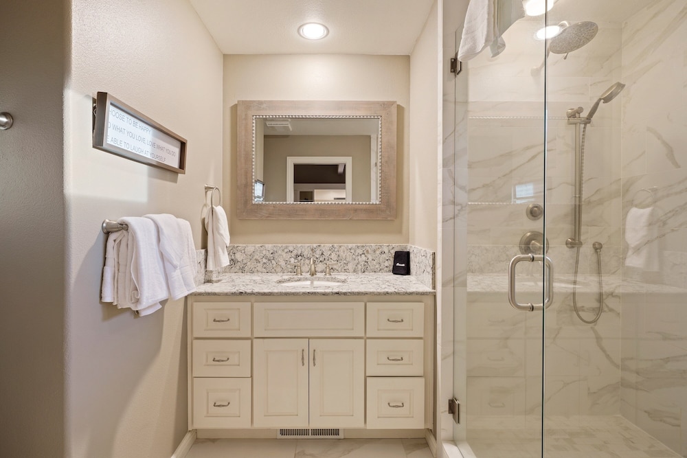 Winners Circle 30 5 Bedroom Home