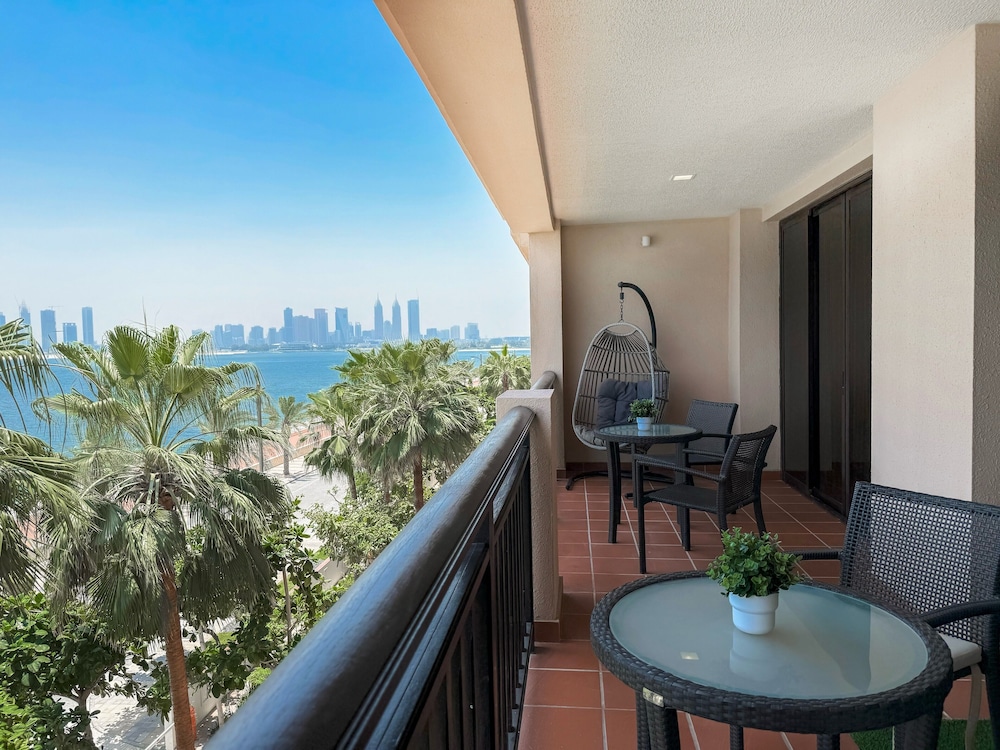 Resort Apartments - Royal Amwaj North