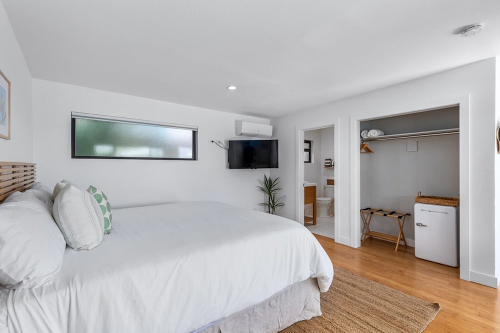 The Yucca Hotel- Entire Boutique Buyout
