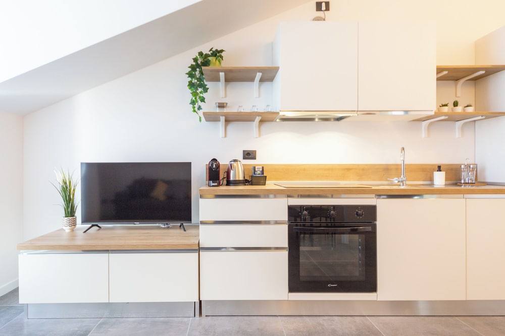 KHL apartments