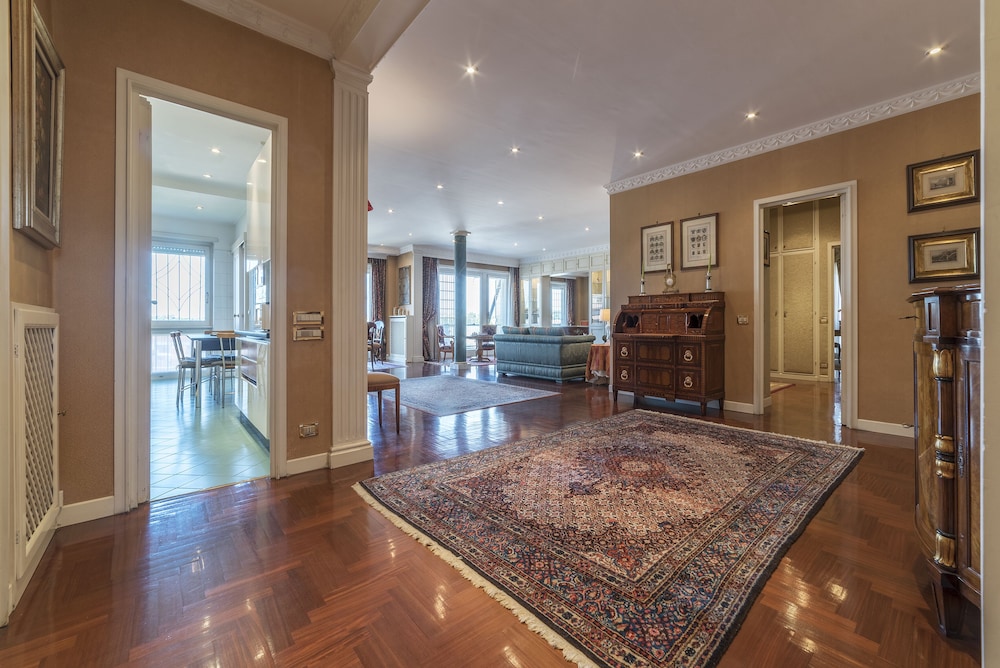 San Pietro Exclusive Panoramic Flat