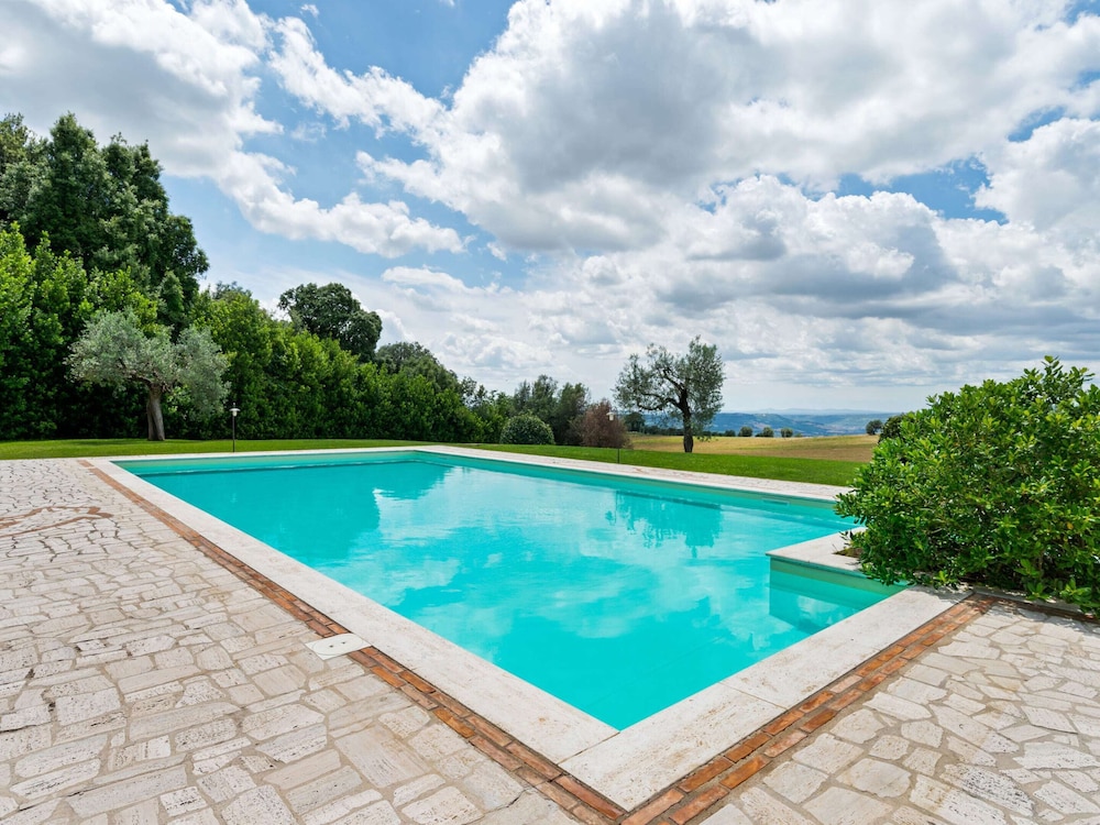 Elegant Apartment Only 1 Hour From Rome photo 2