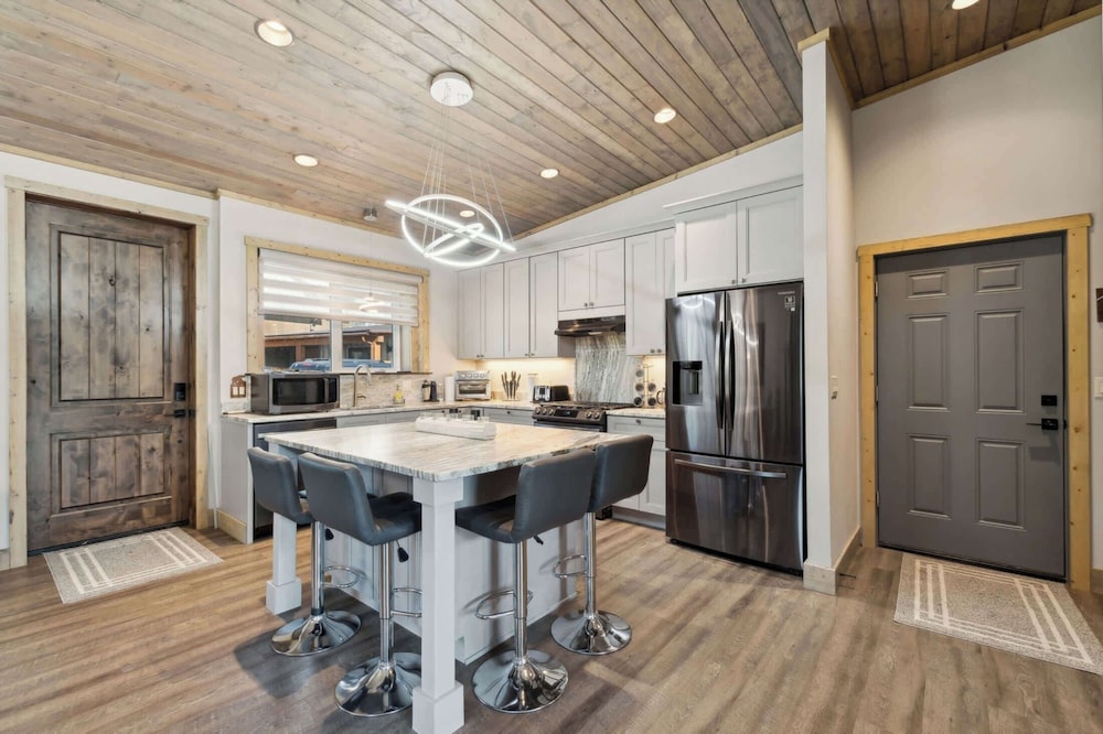 Wilderness Club Quarters Cozy Home For 4 Near Golf & Shops