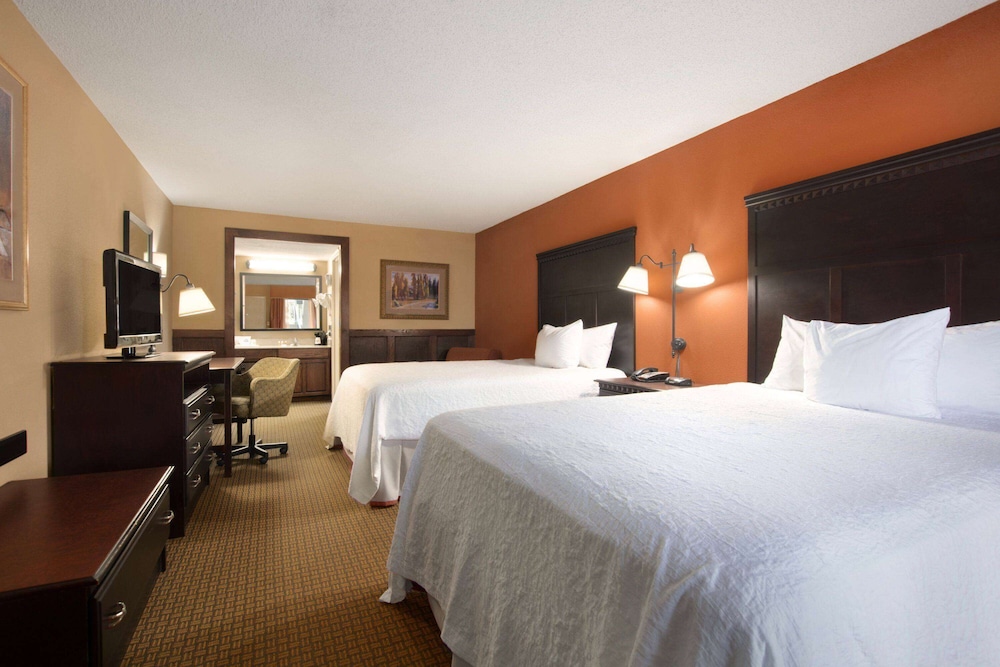 Longview Vacations - Days Inn by Wyndham Longview South - Property Image 22