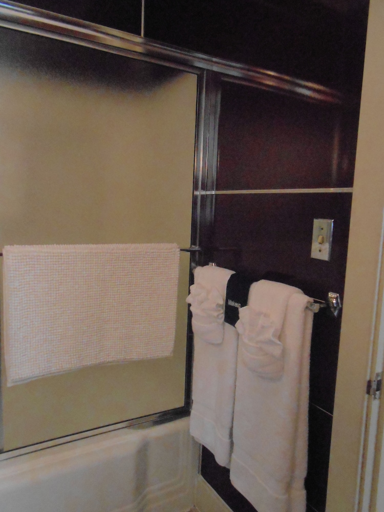 Inn at the Agora