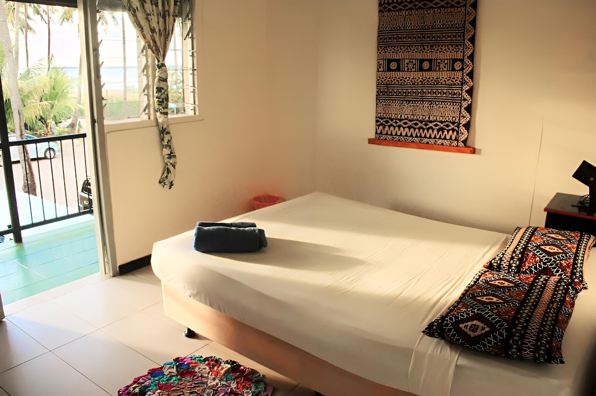 Travellers Beach Resort - Hostel