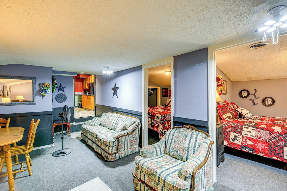 1 Mi to Hatfield-mccoy Trails: Apt in Matewan