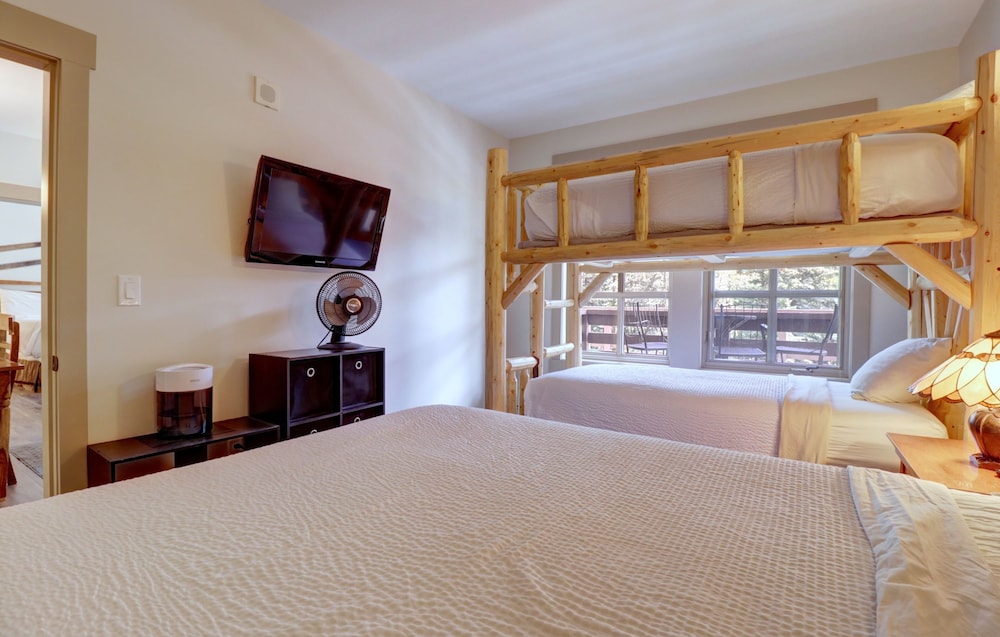 Pp212 Passage Point 2 Bedroom Condo