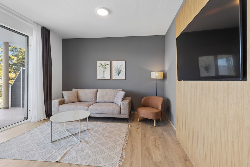 Maria Blick Lake View Apartments