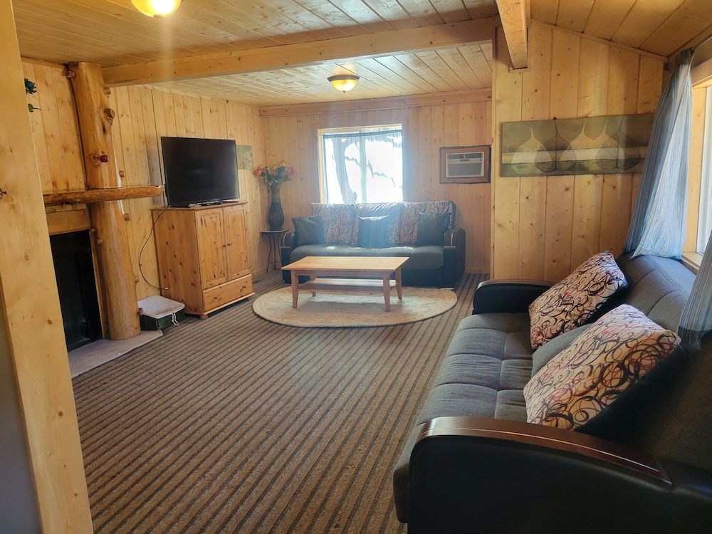 Sleepy Hollow Cabins and Hotel