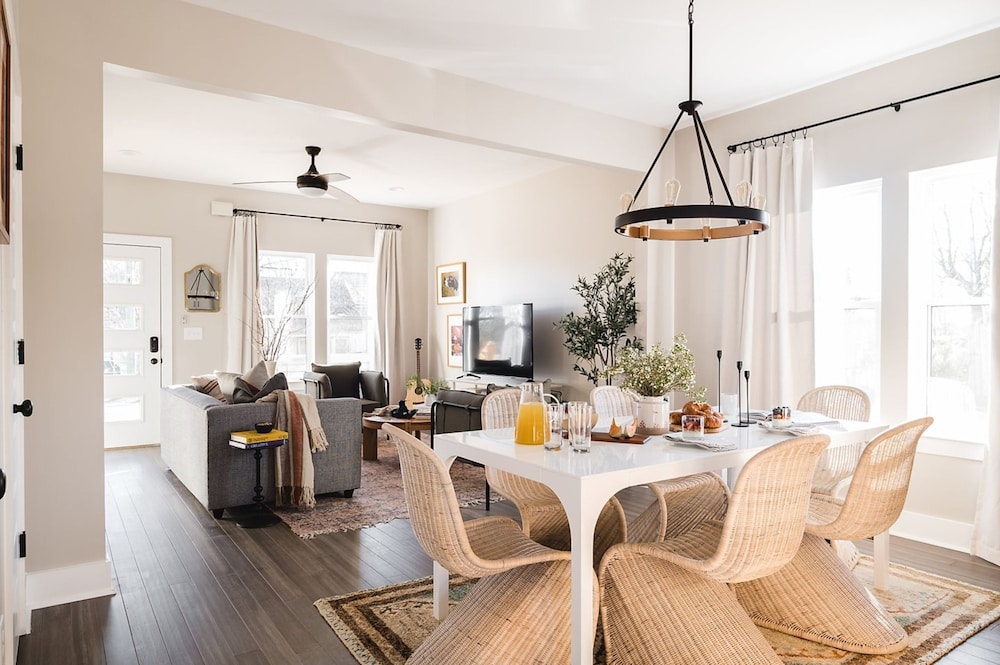 Stapleton Mcgraw by Avantstay 2 Units Sleeps 16 Spacious Home in Nashville