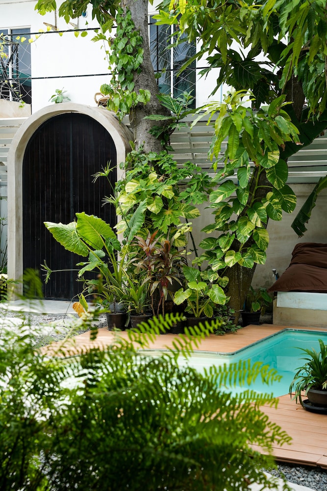 Zinnia Villa