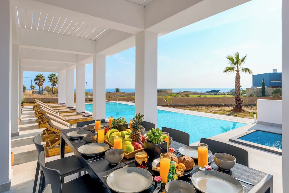 Villa Seawater