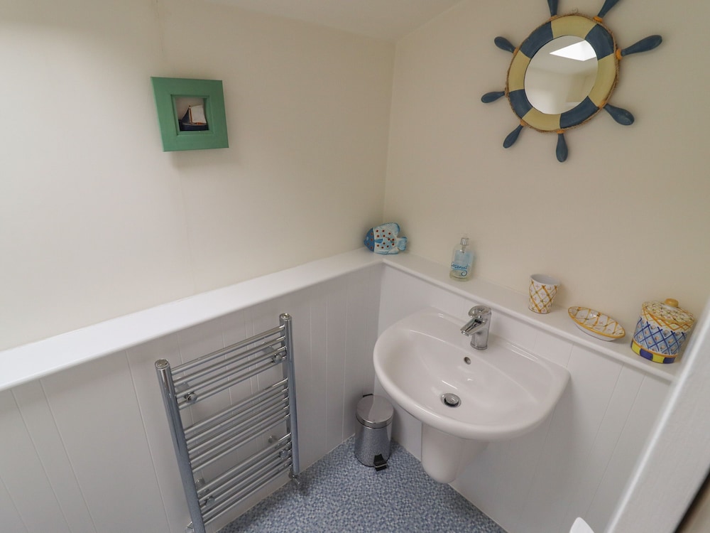 9 Harefield Cottages