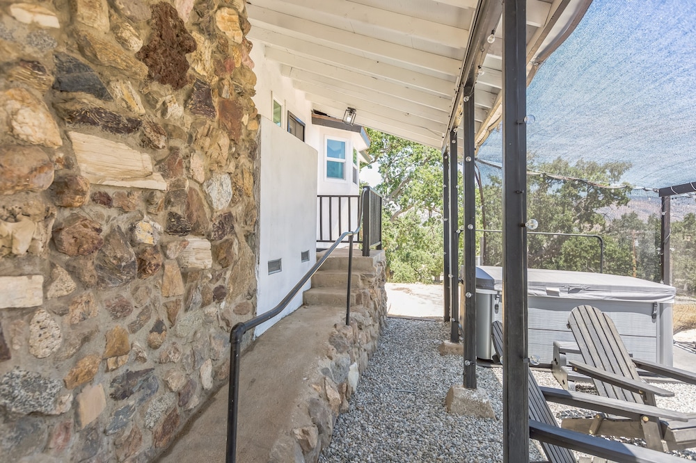 Desert Mountain Escape With Private Hot Tub 5 Bedroom Home