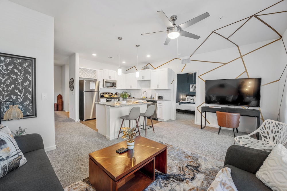 Luxurious Apartments - Pool Gym Bikes