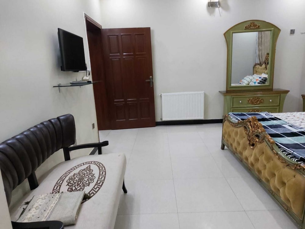Beautiful 3-bed House in Islamabad view 5