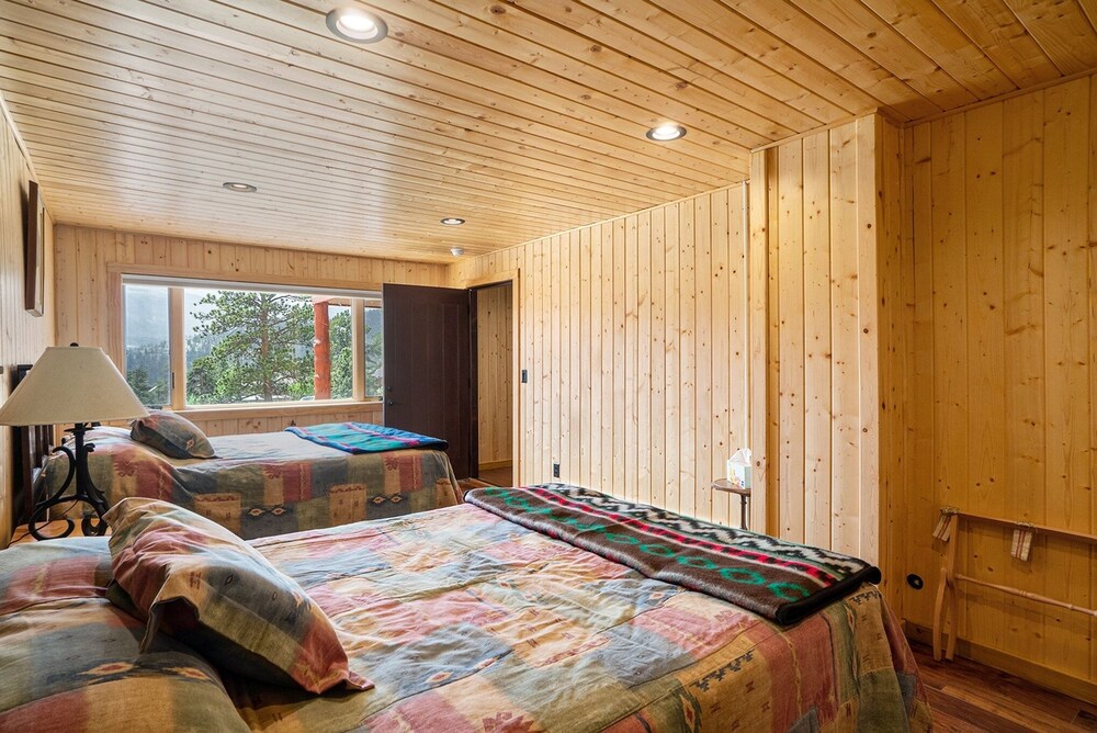 Frontier Mountain Retreat - Monthly Long-term Vacation Rental 30 Days Minimum -- Estes Park 1 Bedroom Apts by RedAwning - Property Image 19