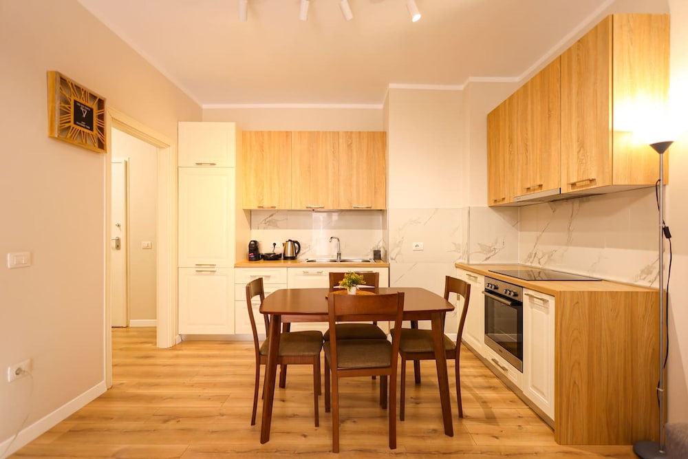 Grandstay Urban Six in Durr s