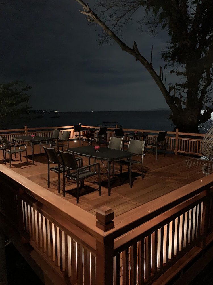 MC Bunaken Padi Dive Resort view 3