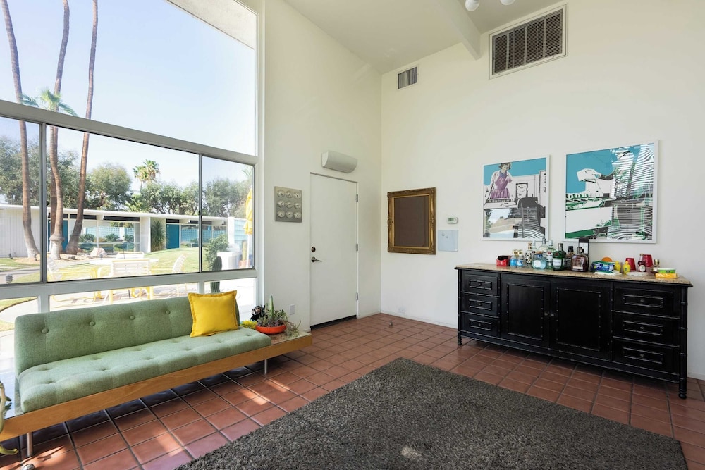 The Monkey Tree Hotel Buyout by Avantstay Entire Hotel Buyout! Funky Rooms w/ Modern Amenities!