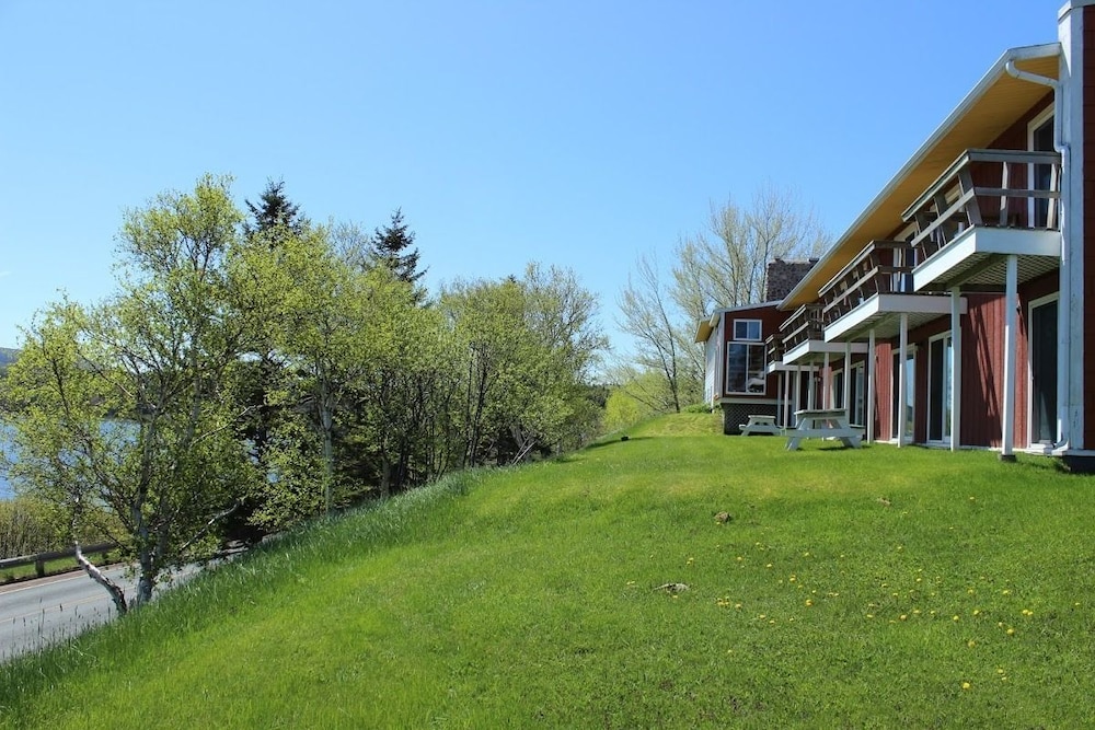 Duck Cove Inn