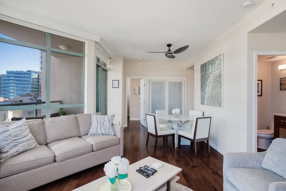 Beautiful 2 Bdrm 2bath Condo Downtown With Views of the Ocean - Image 1