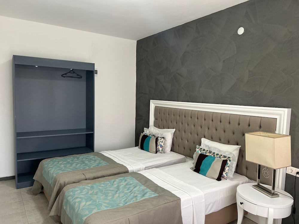 Tiana Beach Tatil Köyü - Her Şey Dahil - Image 14