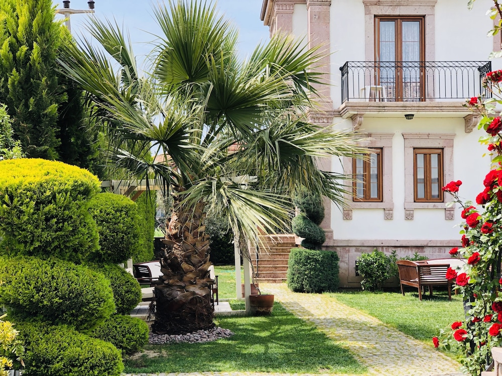 Vrodi By House - Image 36