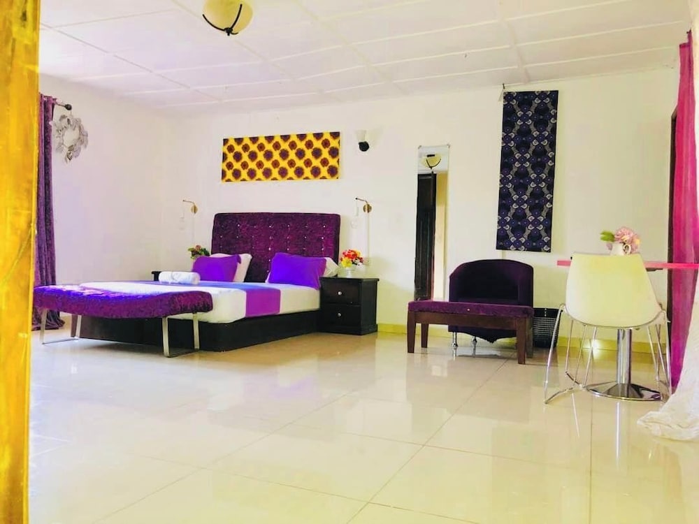 ZUNOX GUEST HOUSE