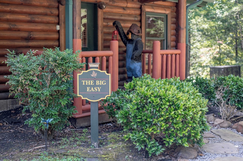The Big Easy by Avantstay Hot Tub, Game Room, Spacious Deck Premier Location