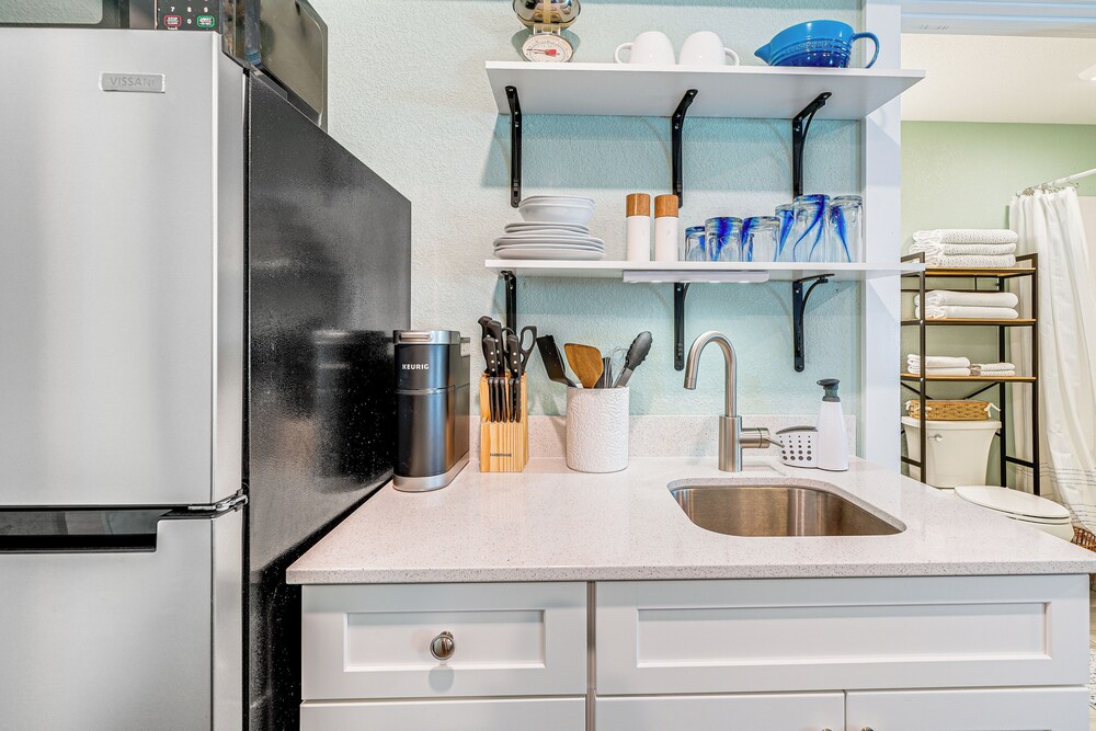 Walk to Beach: Apt w/ Private Hot Tub!