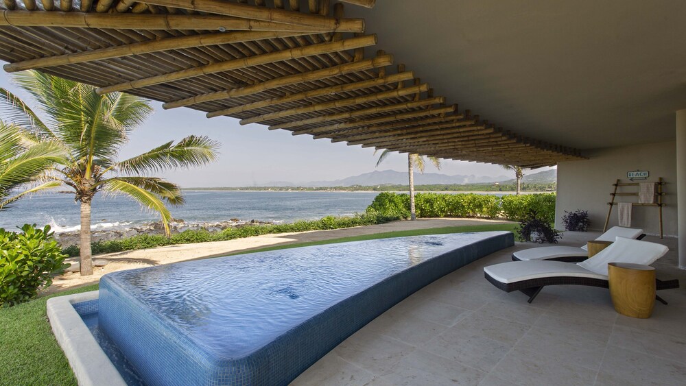 Punta Majahua Condos