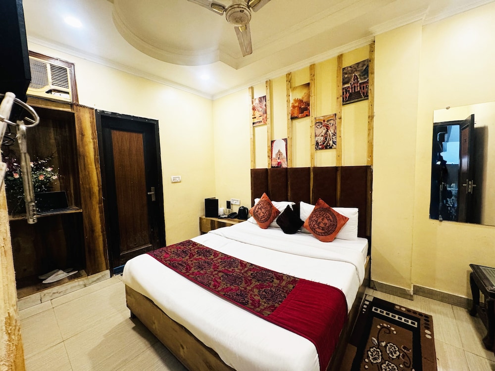 Staybook Hotel Jai Balaji New Delhi Railway Station