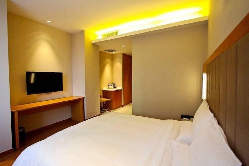 Quan Ji Hotel